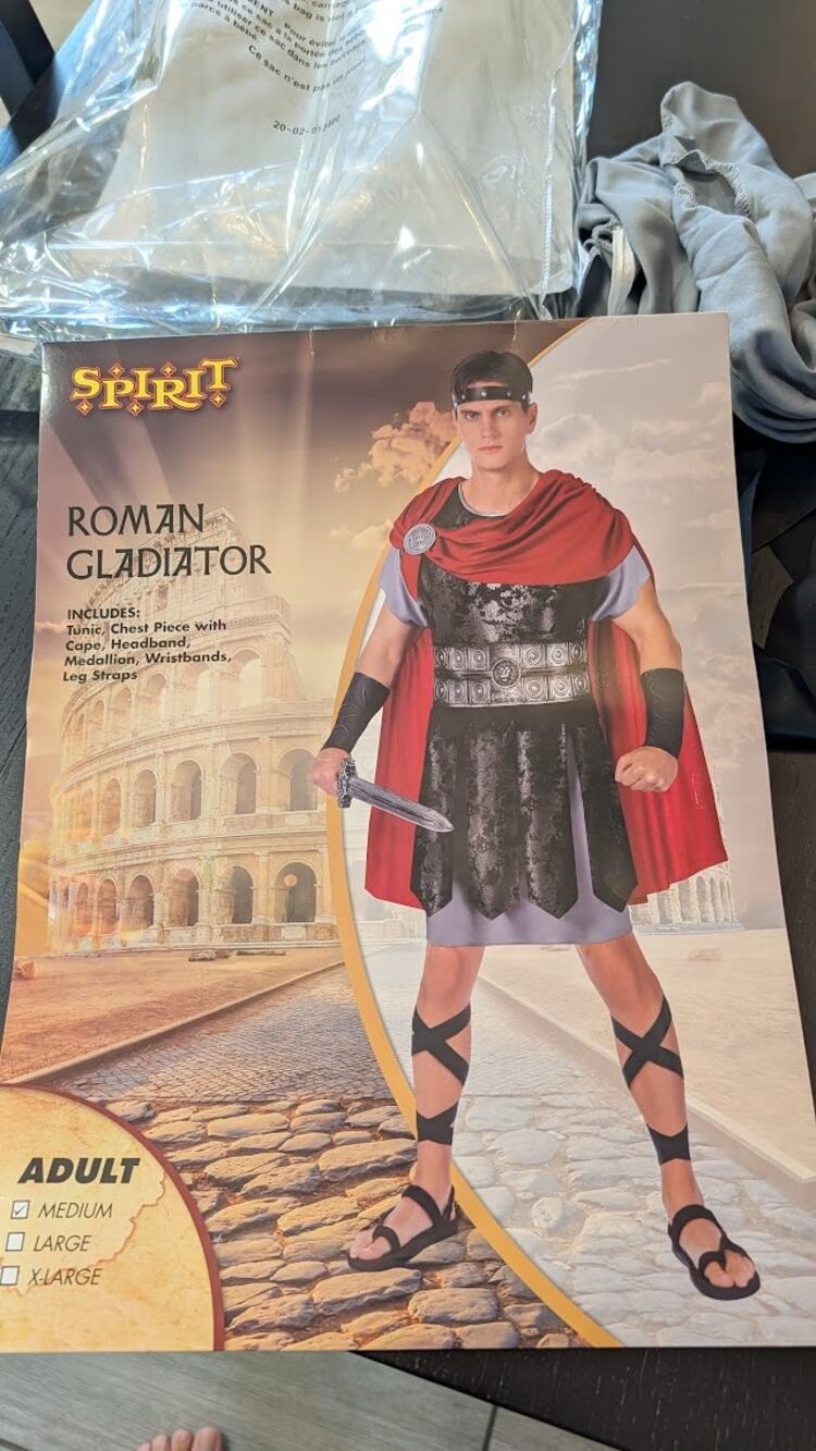 Spirit Halloween Costume Roman Gladiator Adult M with accessories